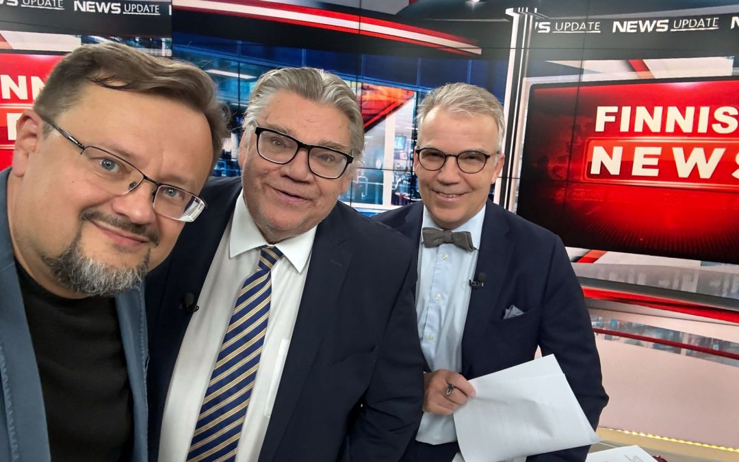 Timo Soini ja Keijo Leppänen mukana Valkoisen koodin uutiskohtauksessa